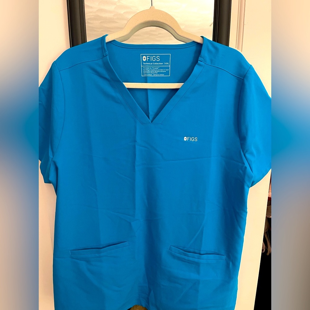 Figs Vibrant Blue V-Neck Scrub Top
New-never worn